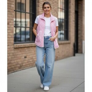 Hot Pink and White Ladies Quilted Vest Size Small Preppy Cottagecore  0212